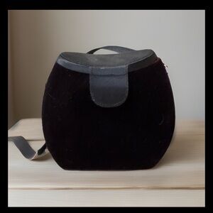 Cache: vintage Elegant Black Velvet and Satin Women's Crossbody Bag (5” x 6”)